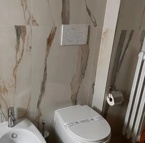 Konukevi Romerooms Condotti 4*