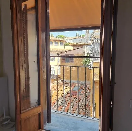 Konukevi Romerooms Condotti Roma