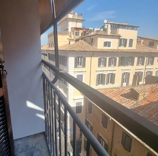 Romerooms Condotti Konukevi