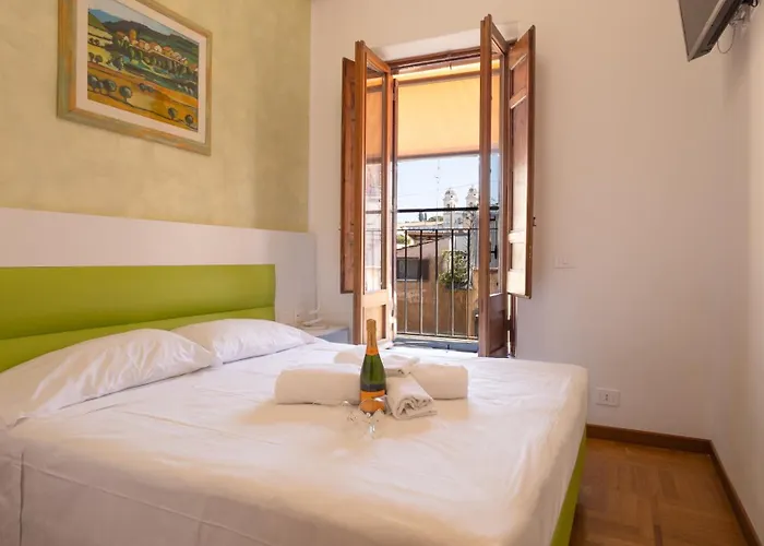 Konukevi Romerooms Condotti 4*