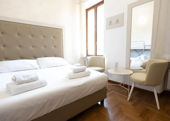 Romerooms Condotti Konukevi Roma