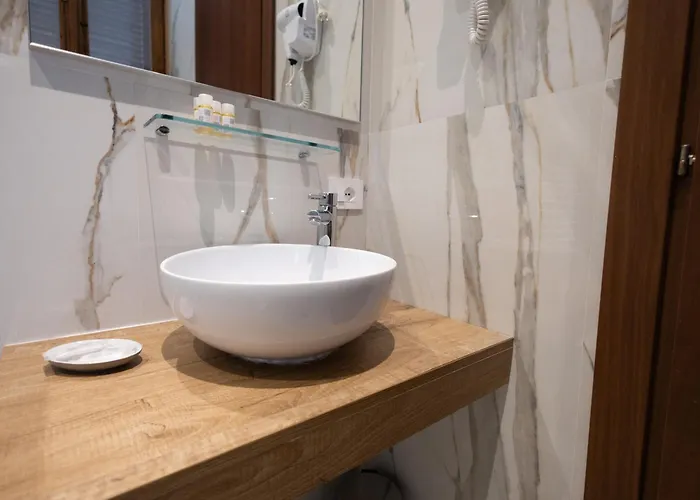 Konukevi Romerooms Condotti 4*