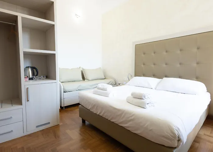 Konukevi Romerooms Condotti Roma