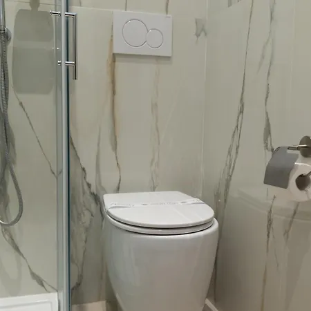 בית הארחה Romerooms Condotti